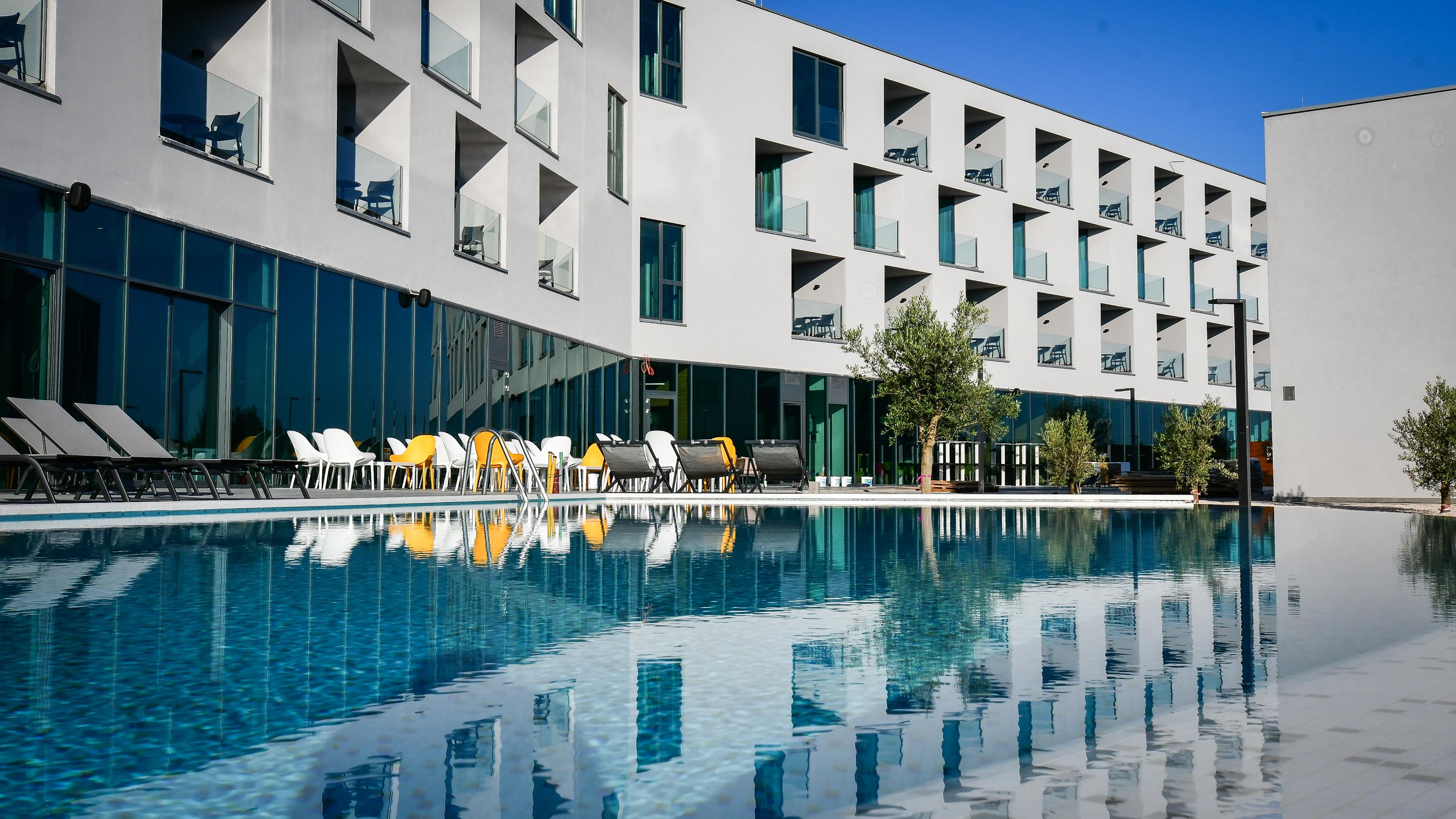Hotel Olea ノヴァリャ エクステリア 写真