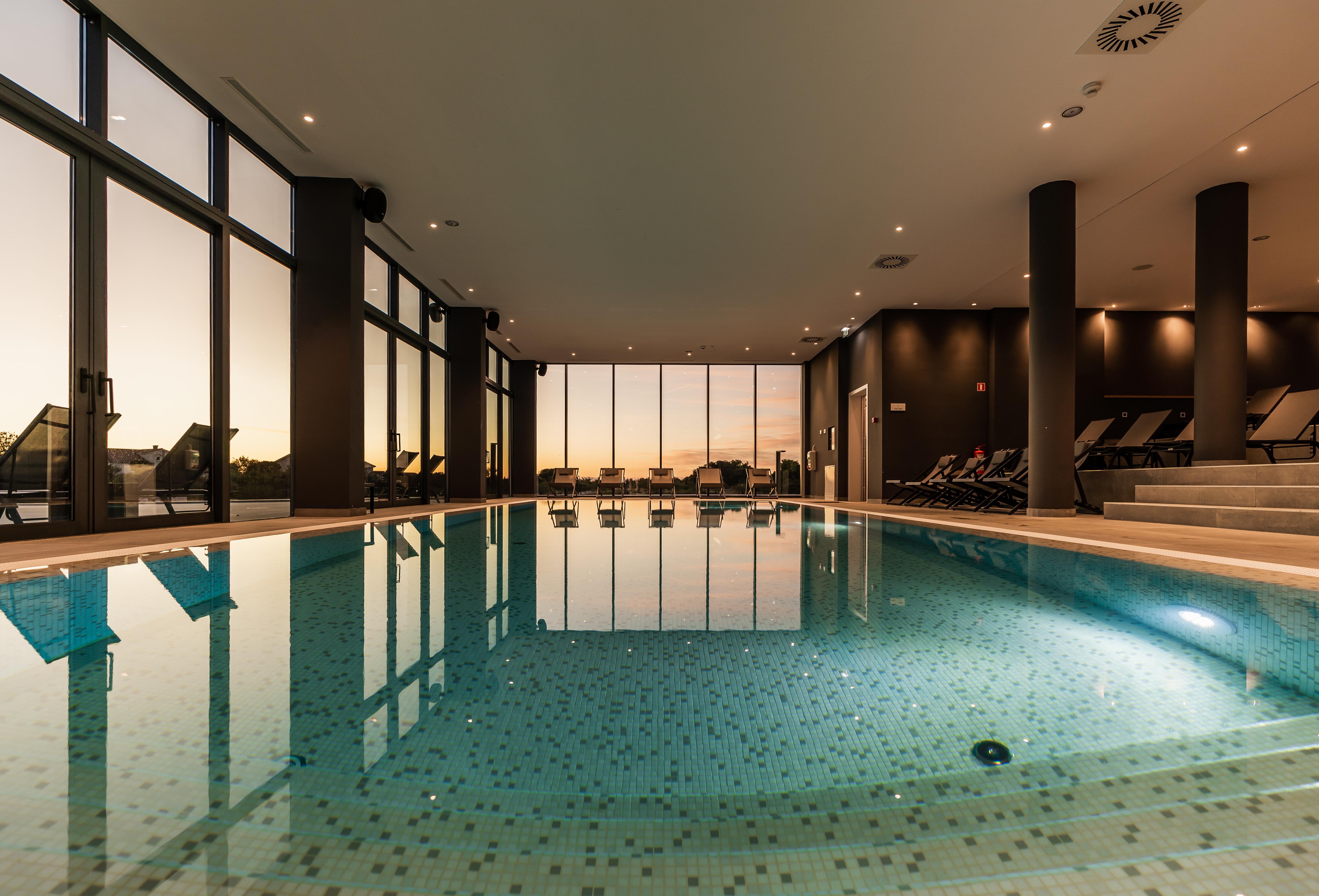 Hotel Olea ノヴァリャ エクステリア 写真