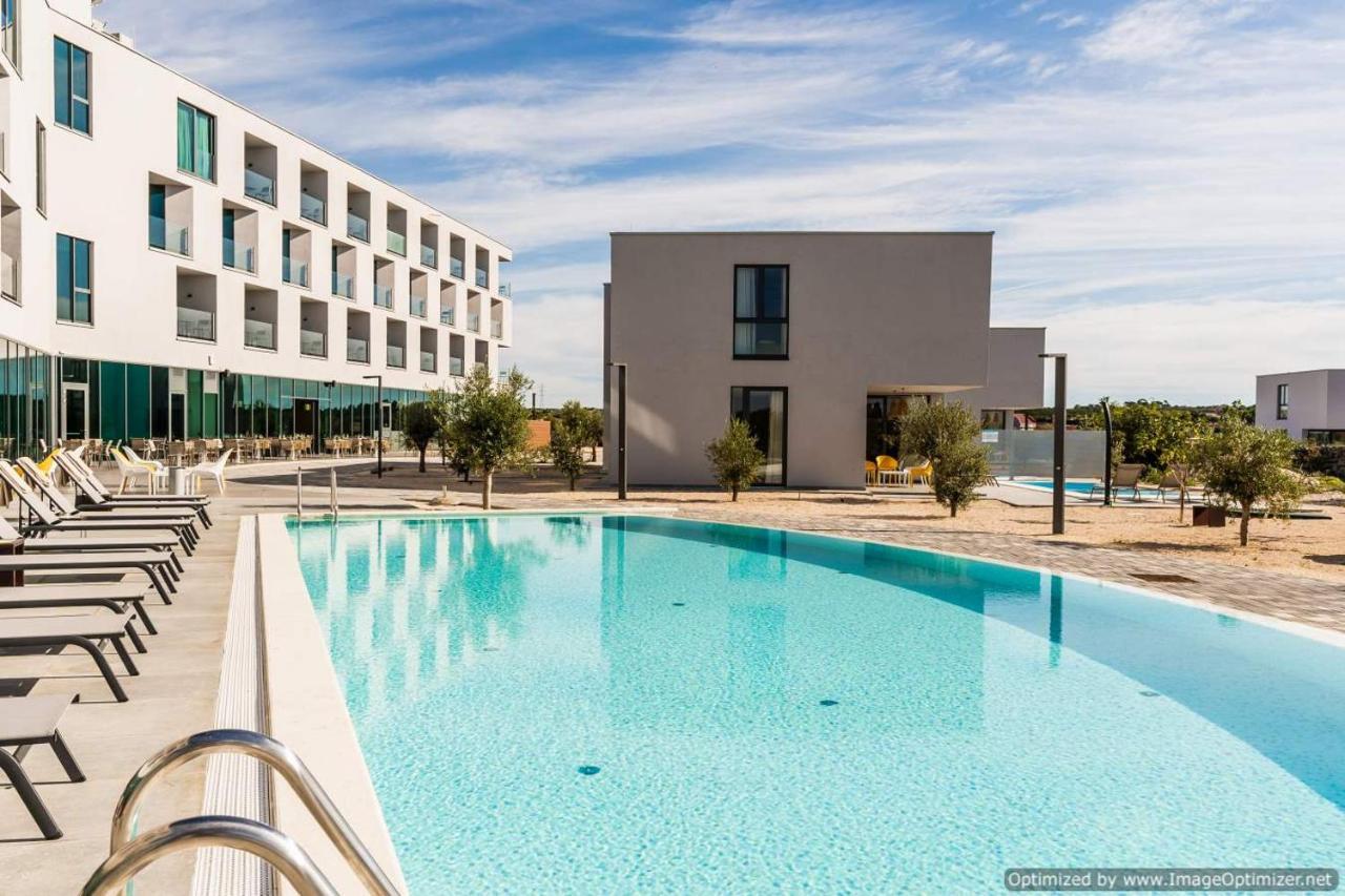 Hotel Olea ノヴァリャ エクステリア 写真