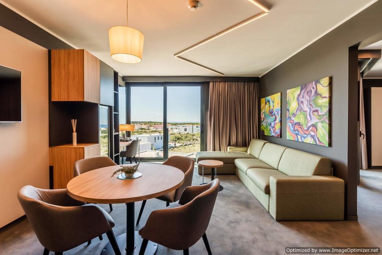 Hotel Olea ノヴァリャ エクステリア 写真