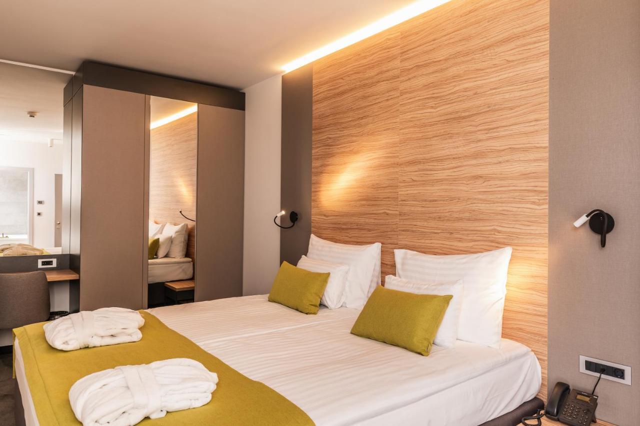 Hotel Olea ノヴァリャ エクステリア 写真