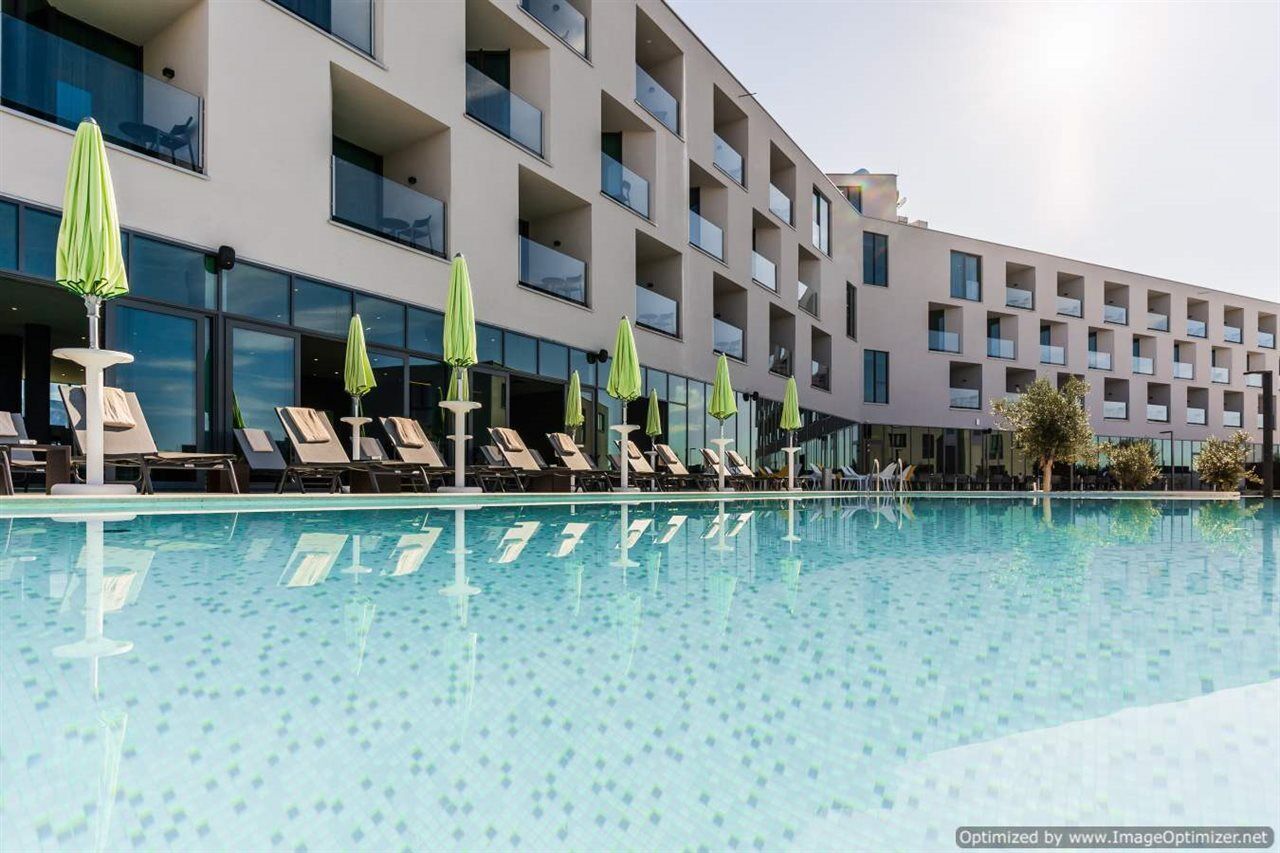 Hotel Olea ノヴァリャ エクステリア 写真