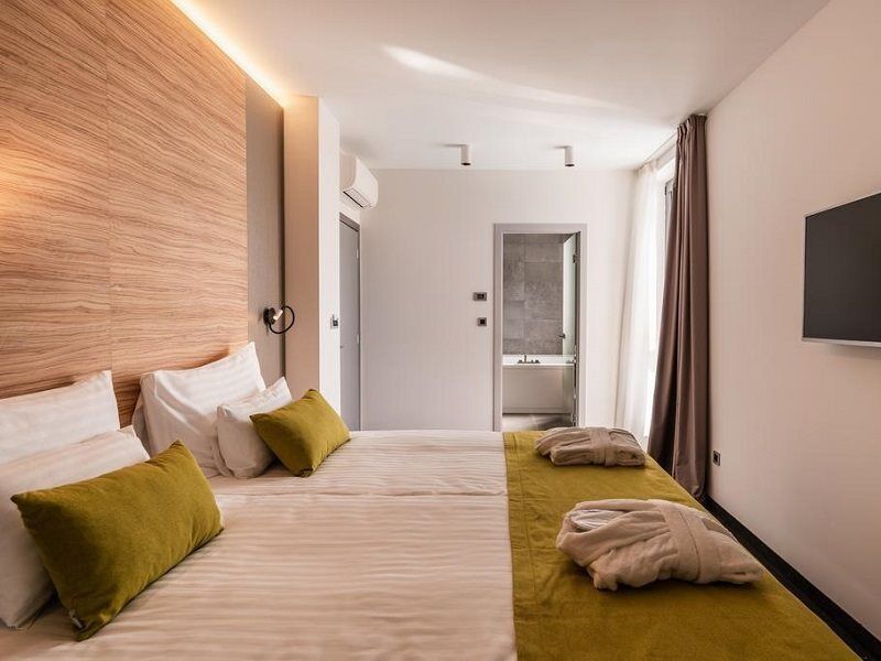 Hotel Olea ノヴァリャ エクステリア 写真